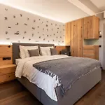 Hotel Tschermonegg 