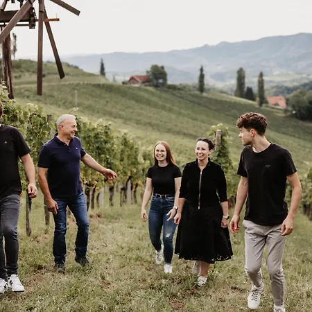 Hotel Wohnen Beim Wein Tschermonegg