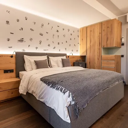 Hotel Tschermonegg 