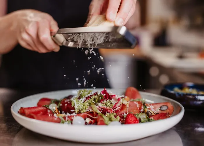 فندق Tschermonegg 