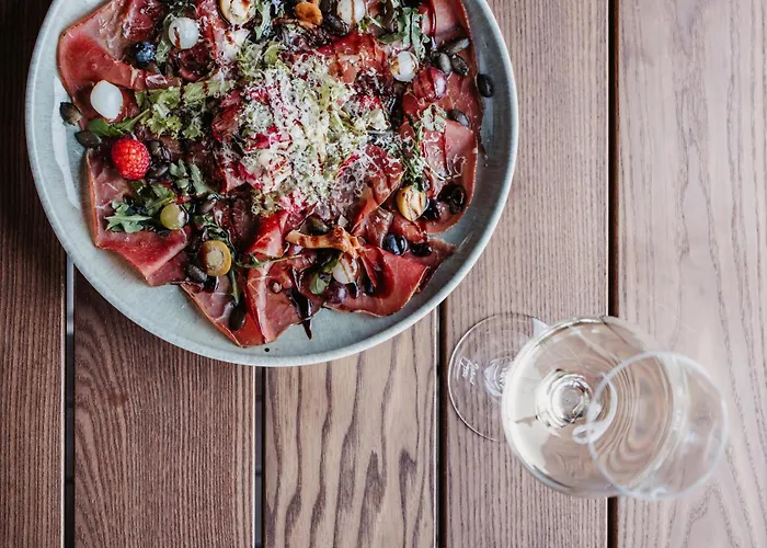 فندق Tschermonegg 